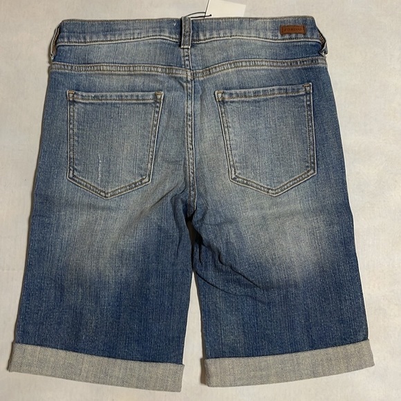 SNEAK Peek Women’s Bermuda shorts medium wash distressed size Small - Picture 2 of 5